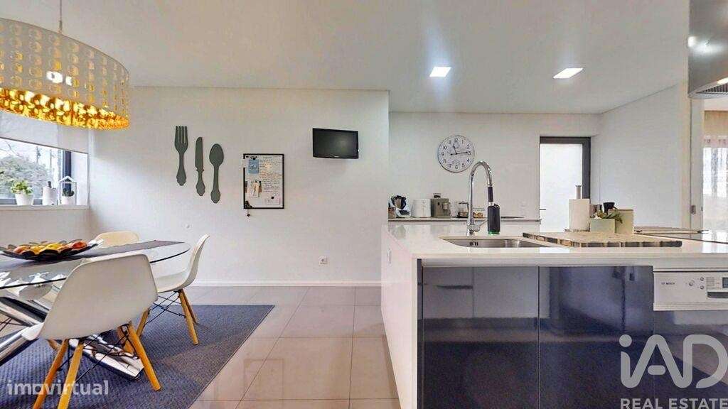 Moradia geminada T4 em Castêlo da Maia de 345 m2 - Grande imagem: 4/40