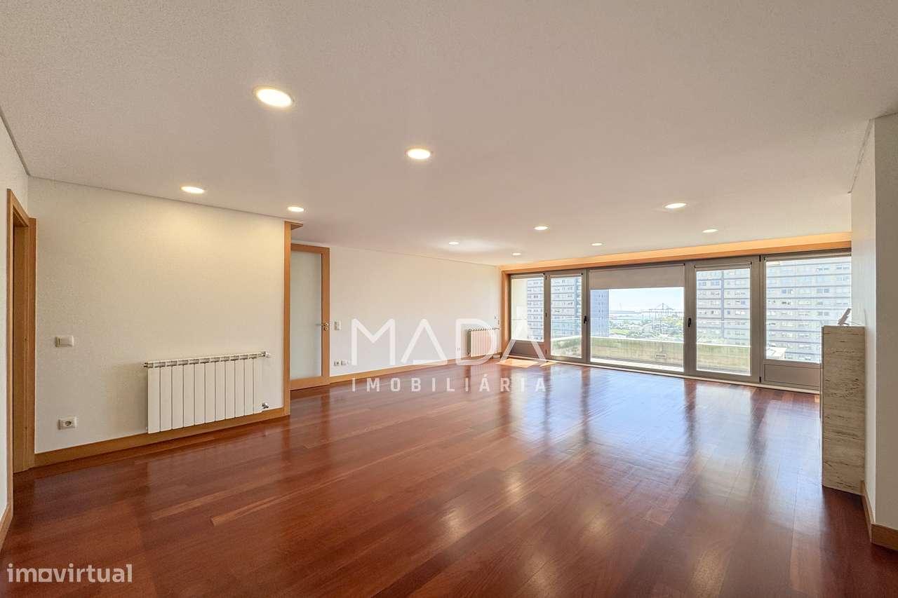 Apart. T4 duplex de luxo na zona da Exponor em Matosinhos, Porto-7