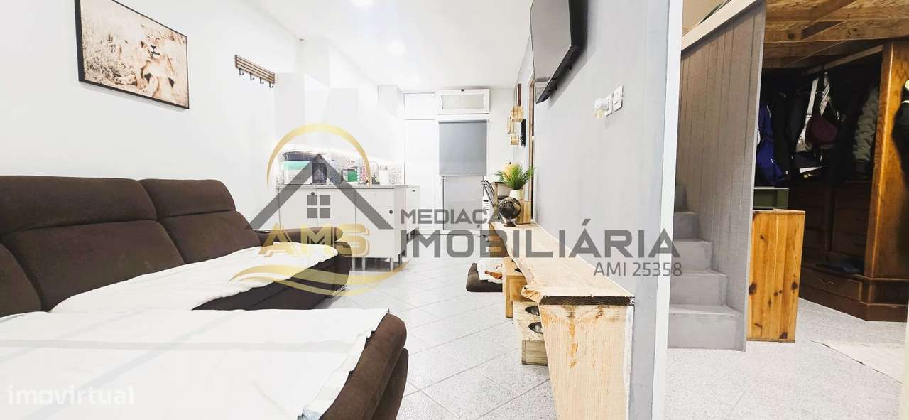 LOJA COMERCIAL/APARTAMENTO T1+1-14