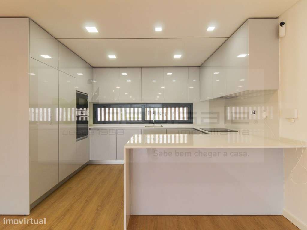 Moradia de Luxo com elevador, piscina e vista panorâmica, em Loures-13