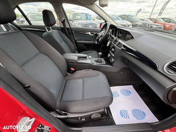 Mercedes-Benz C 220 CDI DPF BlueEFFICIENCY - 10