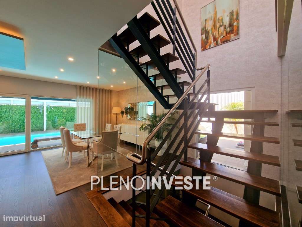 Moradia Isolada V3+2 com piscina na Quinta de Valadares-11