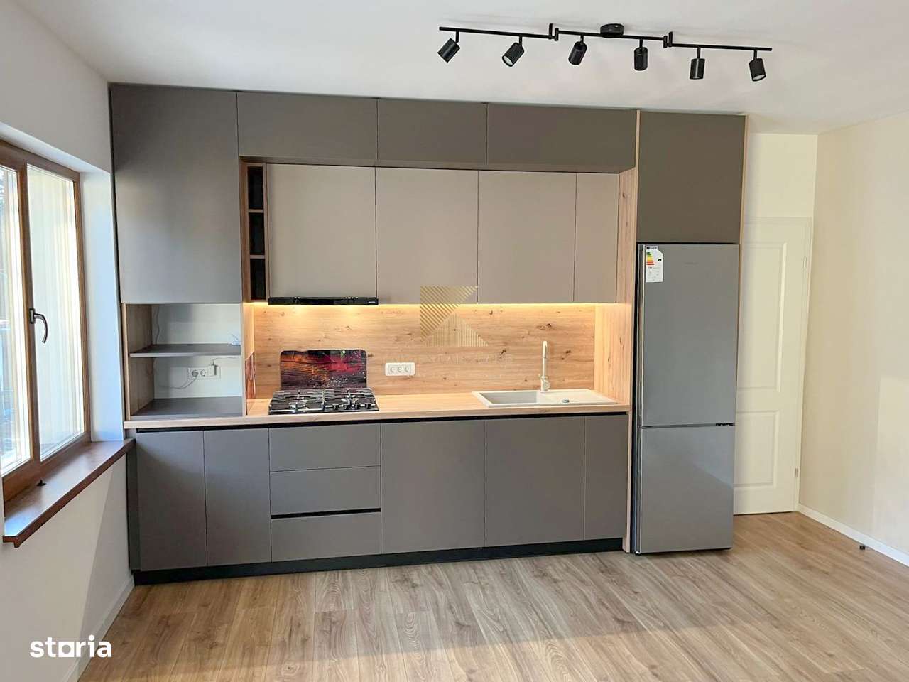 Casa cu 3 camere, curte proprie, renovata complet, Astra - Imagine principală: 4/17