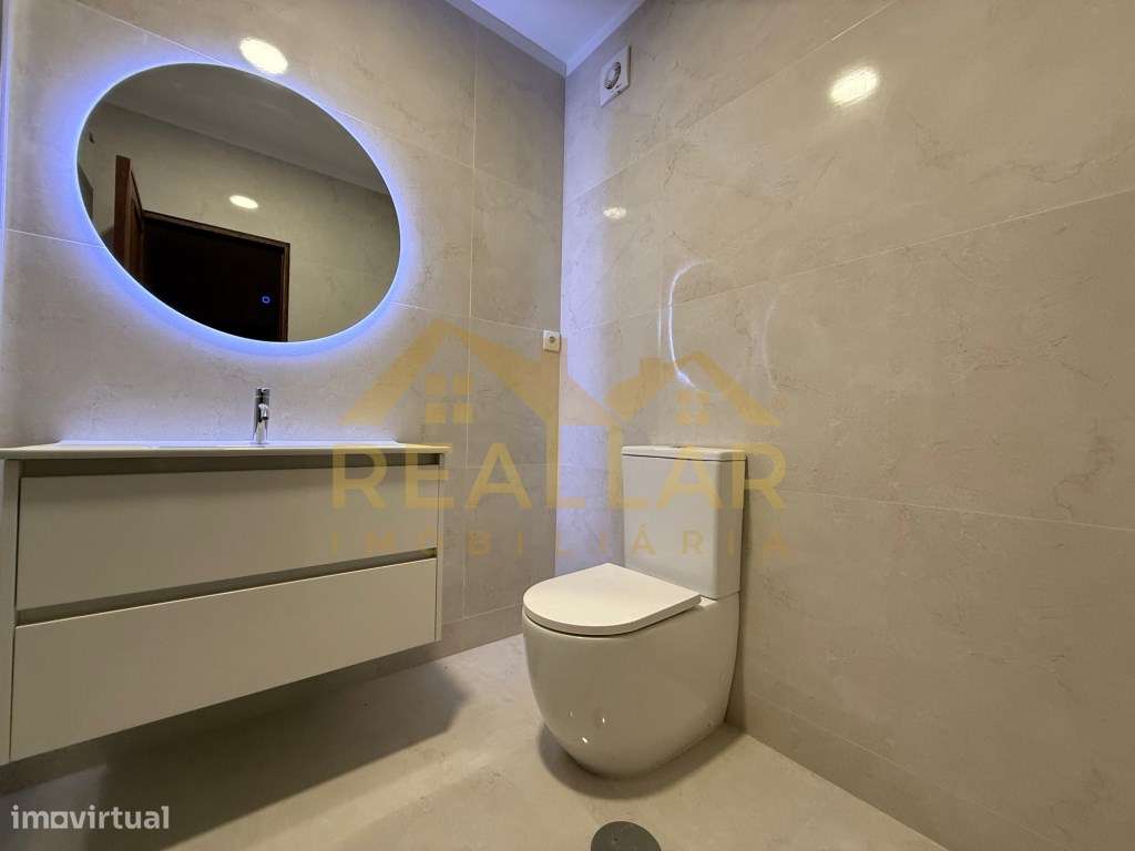 T2 na Póvoa de Varzim com garagens para 4 carros - Grande imagem: 4/24