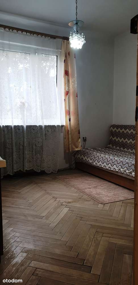 STARE BIELANY!.Kameralny budynek otoczony zielenią,ciche. Piwnica 6,75-3