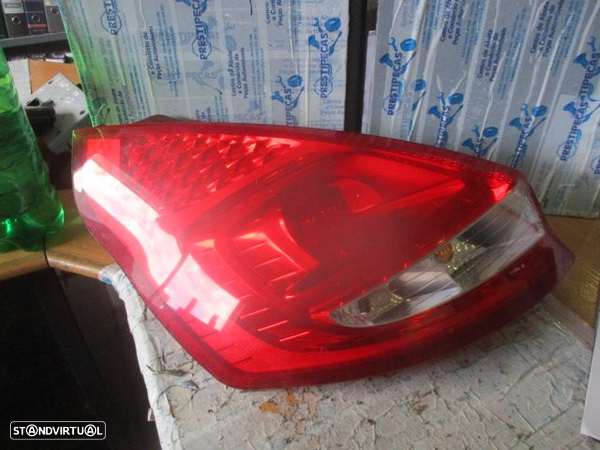 Farol Tras 8A6113405A FORD FIESTA 2010 5P ESQ ORIGINAL FORD FIESTA 4 FASE 1 2009 1.4TDCI 70CV 5P PRETO ESQ ORIGINAL FORD FIESTA 6  2010 1.4TDCI 70CV 5P BRANCO ESQ ORIGINAL - 5