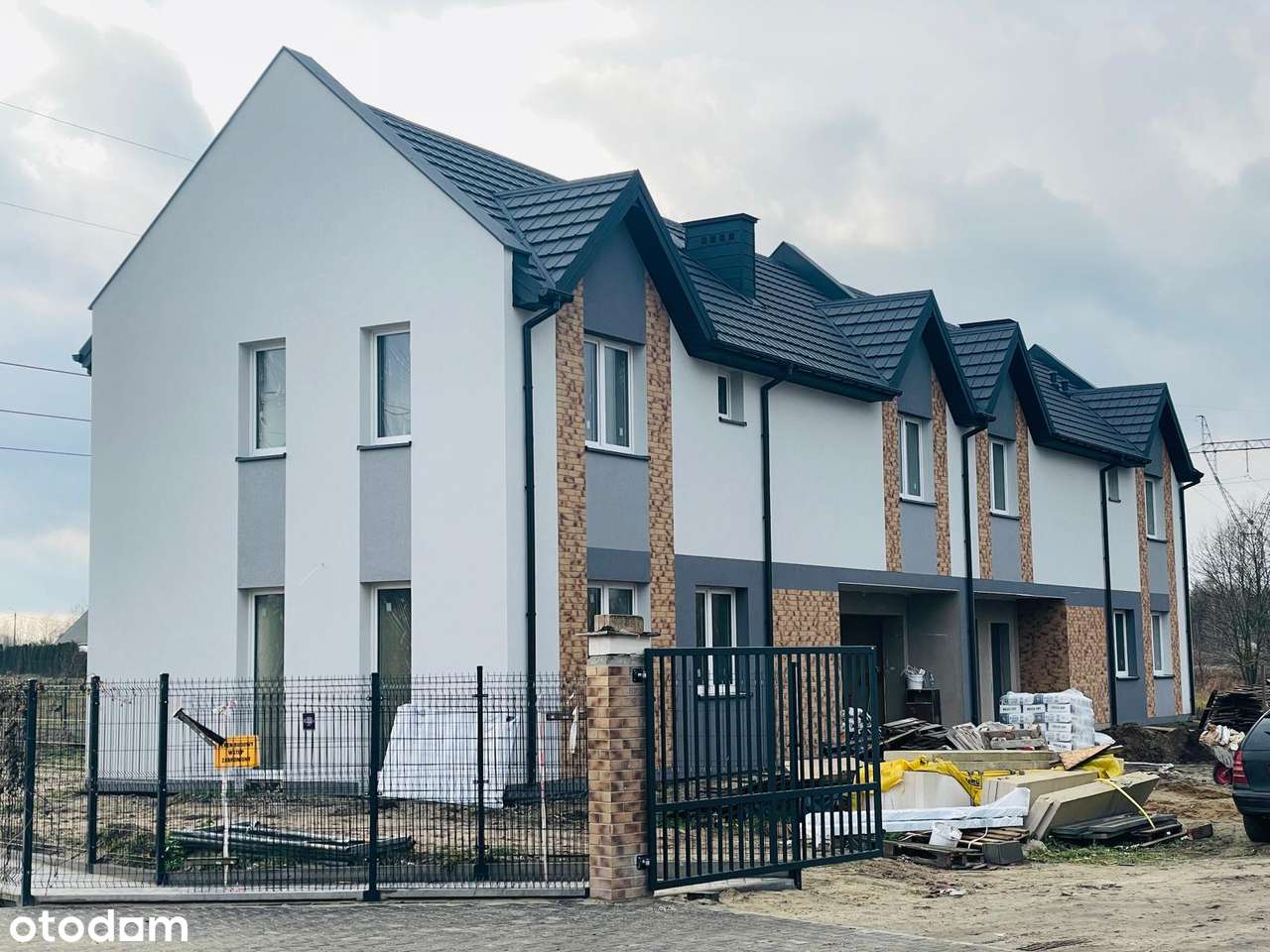 Bezpośrednio segment na kameralnym osiedlu. - Pełny obrazek: 5/7