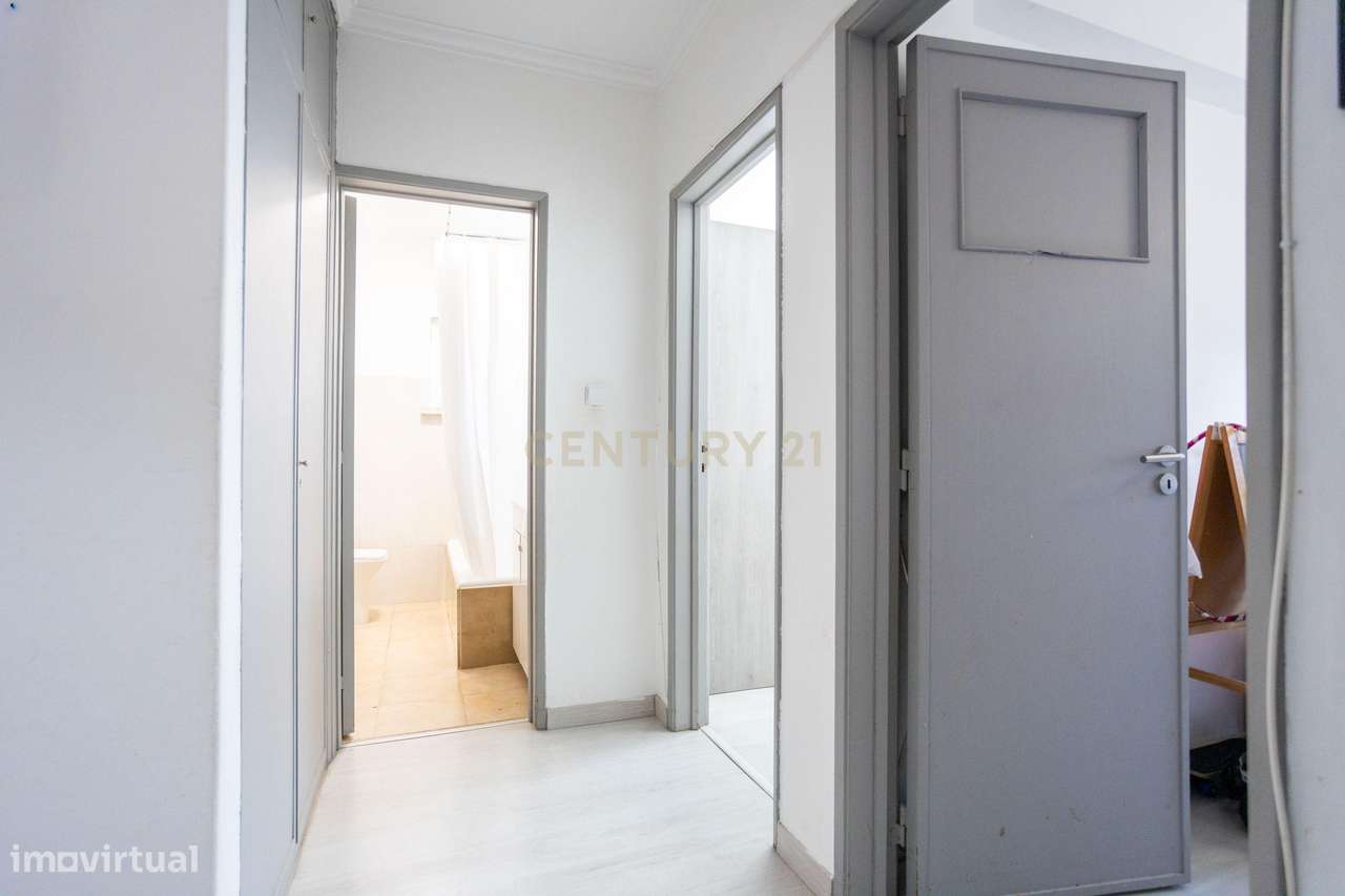 Apart. T2 c/70m2 na P. Stº Adrião - Rua Padre António Vieira-3