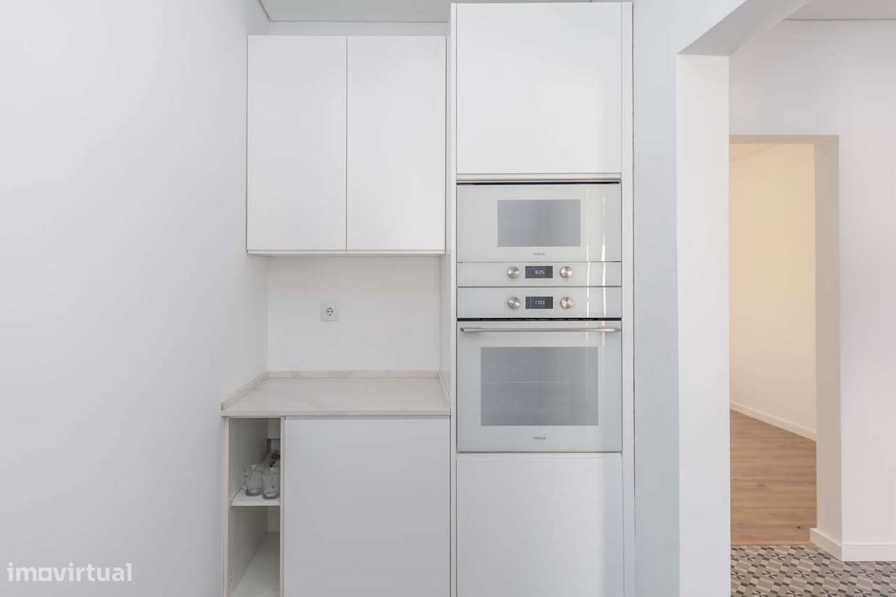 T3 NOVO – Apartamento com Espaço Exterior Único de 500 m² no Seixal-15