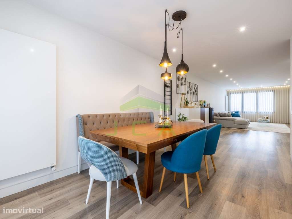 Apartamento T4 com terraço e piscina-10