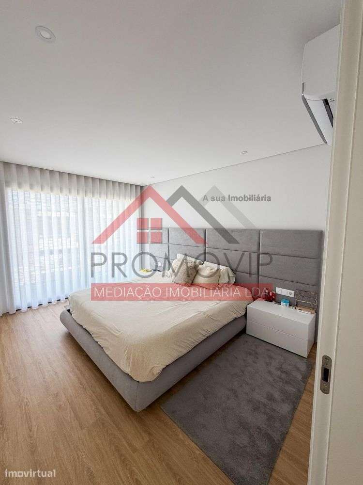 Moradia em Banda T3 Seminova Santo Tirso-20