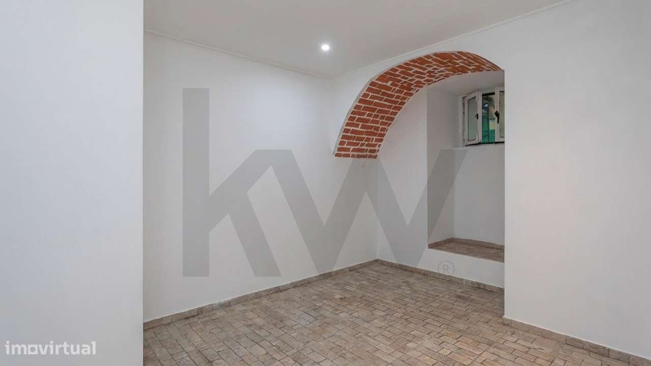 Minimalismo e Herança: O Refúgio Perfeito na Calçada do Lavra-3