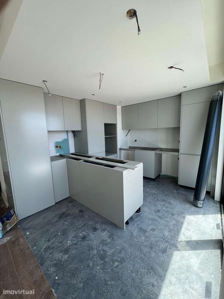 T2 Fabuloso Gaia Av.  República Metro S.  Ovídio Lugar  Garagem  Duplo-5