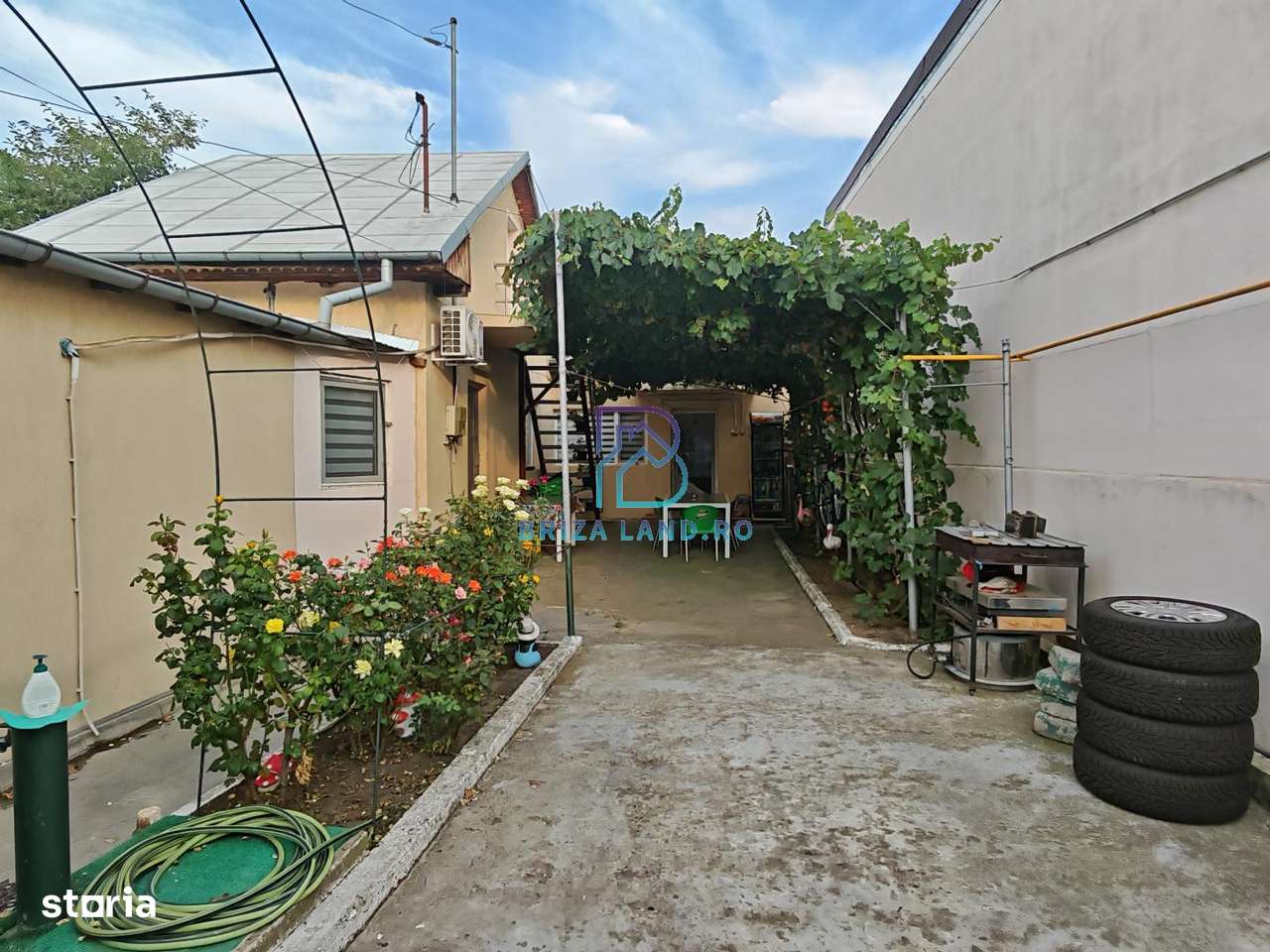 Sos. Chitilei, Colosseum, casa sup. 105mp, 3 camere, teren 211mp-0