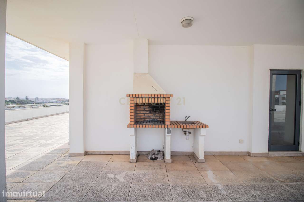 Apartamento T3 com garagem dupla na Estrada de Mira – Figueira da Foz-41