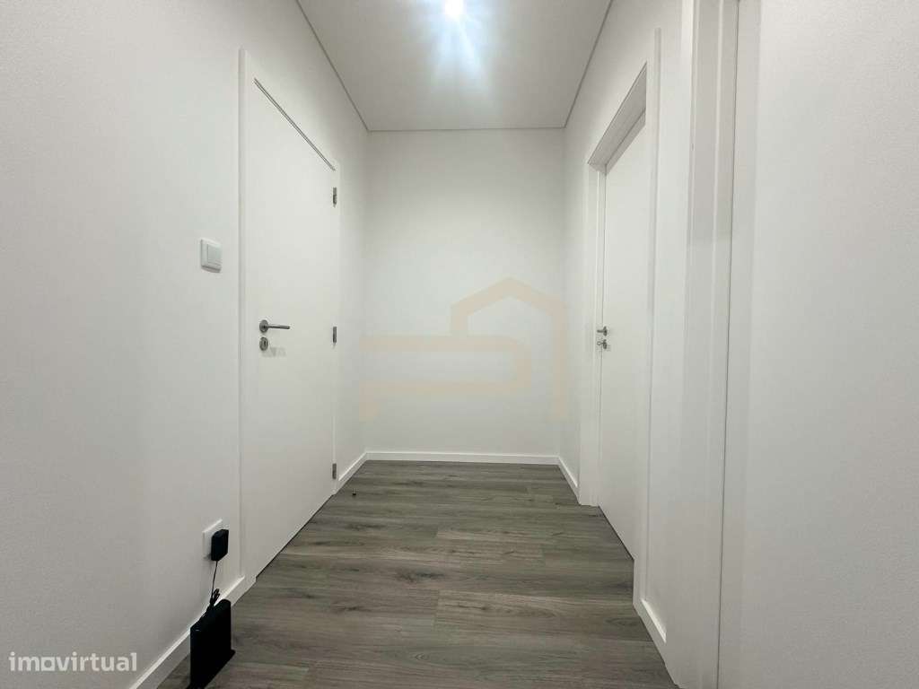 Vende-se T2+1 Renovado em Rio Tinto.-7