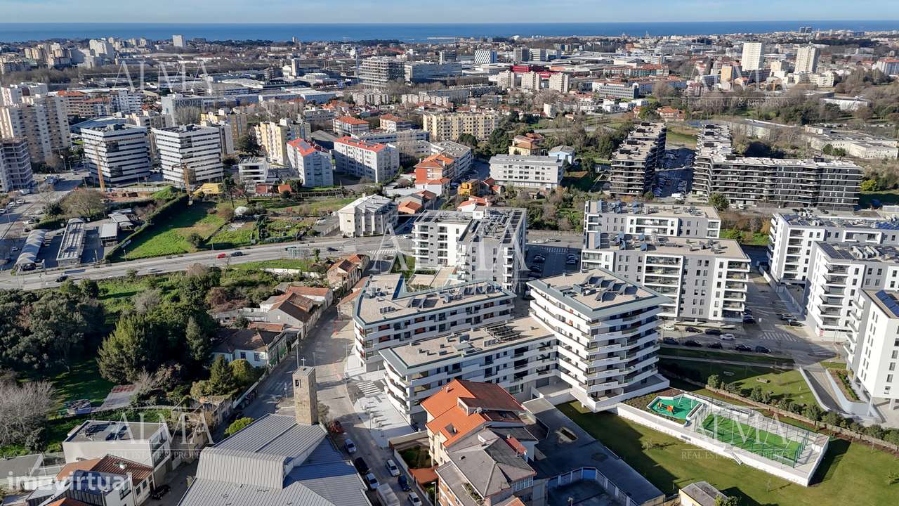 Apartamento T4 novo  na Senhora do Porto-33
