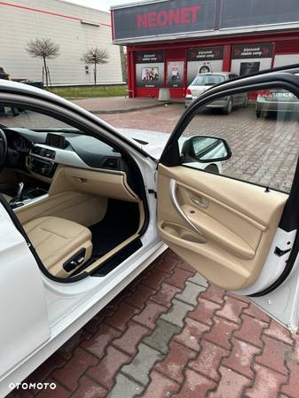 BMW Seria 3 320i Luxury Line - 22