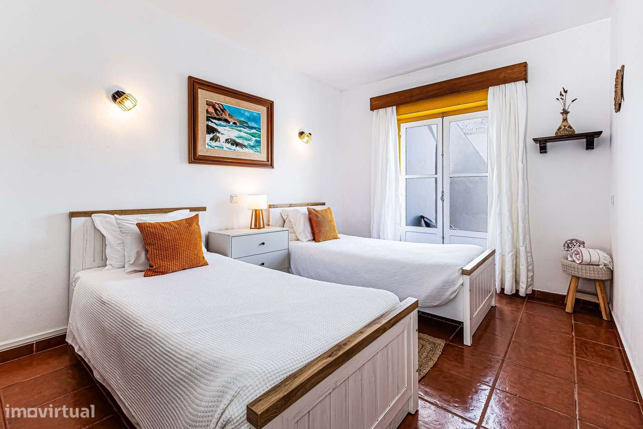 Casa geminada com caráter e vista para o mar em Burgau, Budens-21