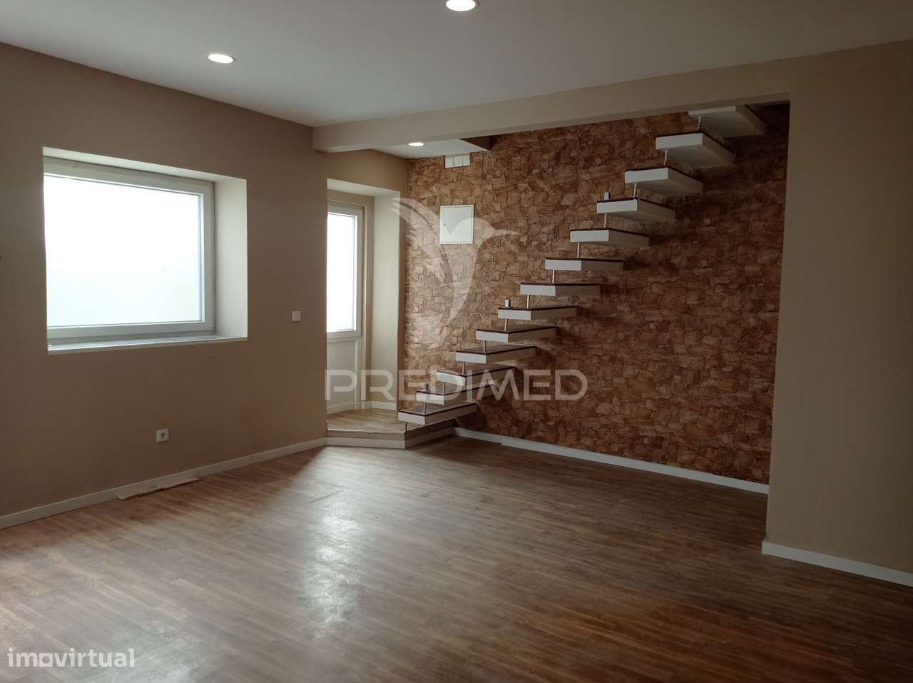 Prédio centro de Montargil - Grande imagem: 4/19