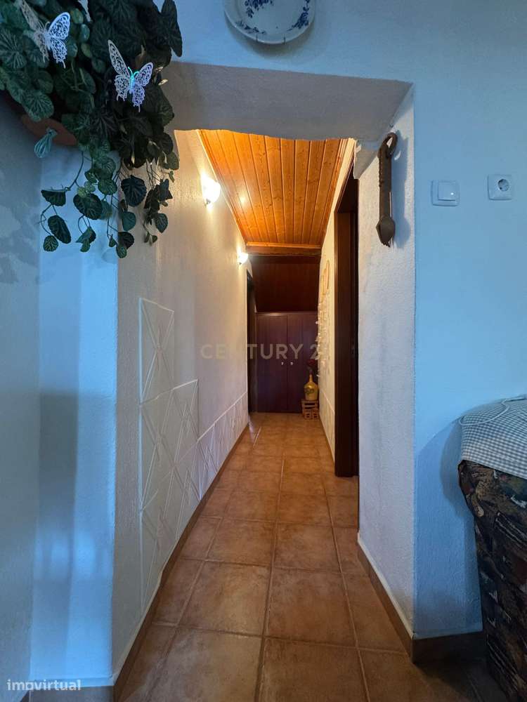 Moradia T6 com quintal e palheiro em Monforte da Beira — Espaço, charm-11