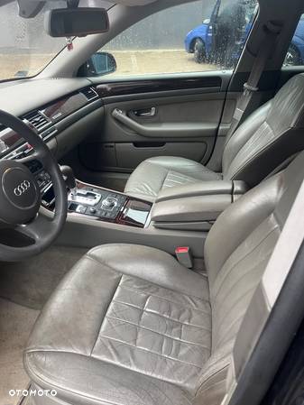 Audi A8 4.2 Quattro - 16