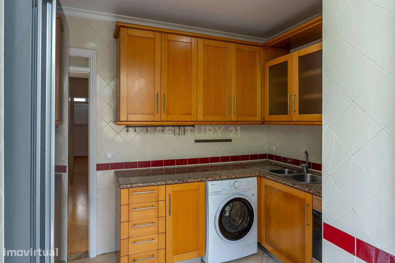 T2 em Campo de Ourique com Pátio de 23m²-6