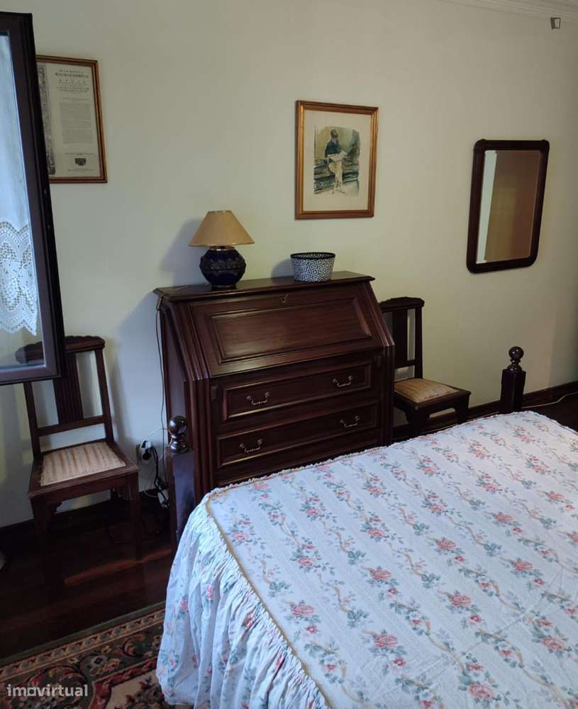 Quarto - localizado em Custóias Porto - Grande imagem: 3/26