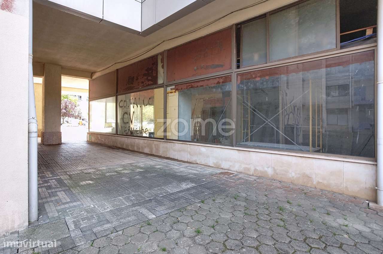 Loja com Potencial para T1 à Venda no Bairro do Liceu, Aveiro-13