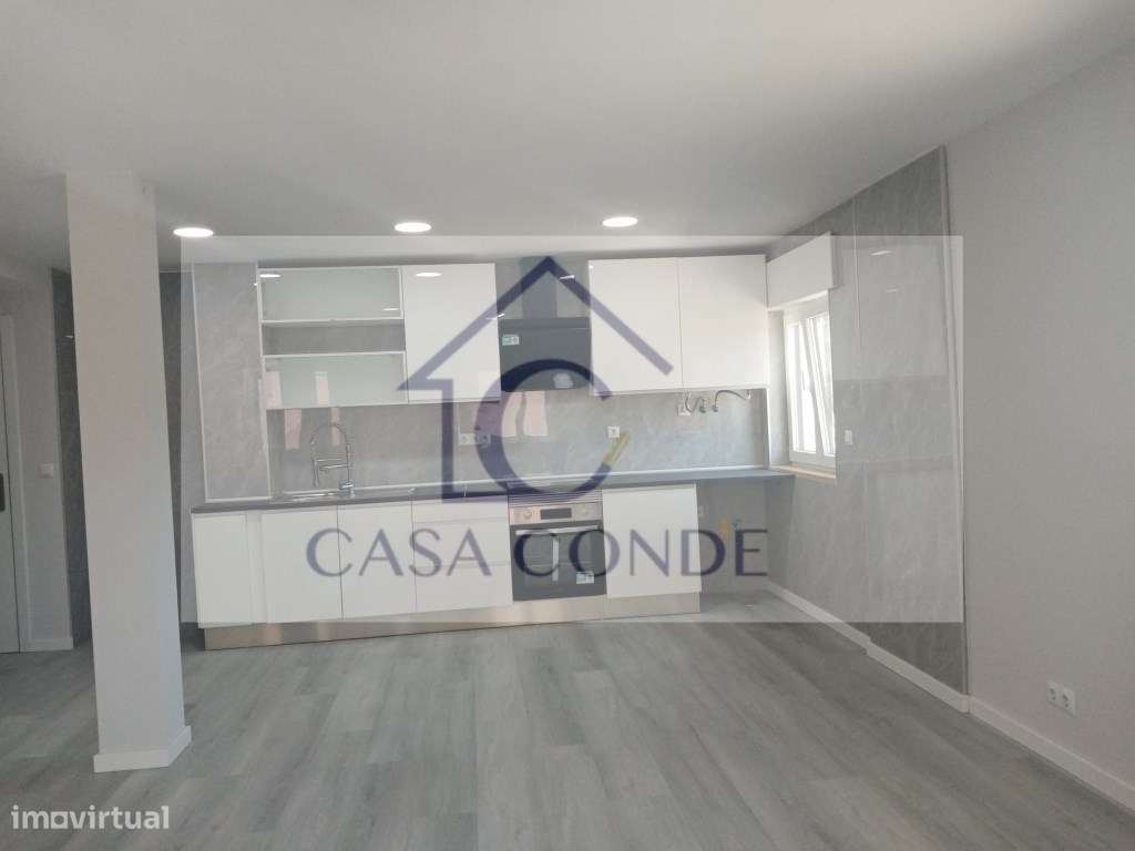 Apartamento T2 Totalmente Remodelado em Corroios-13