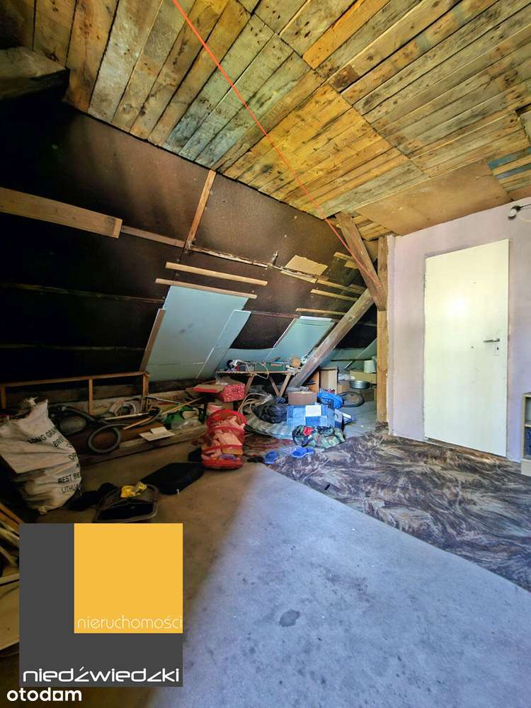 Mały dom  do remontu z Cegły!-11