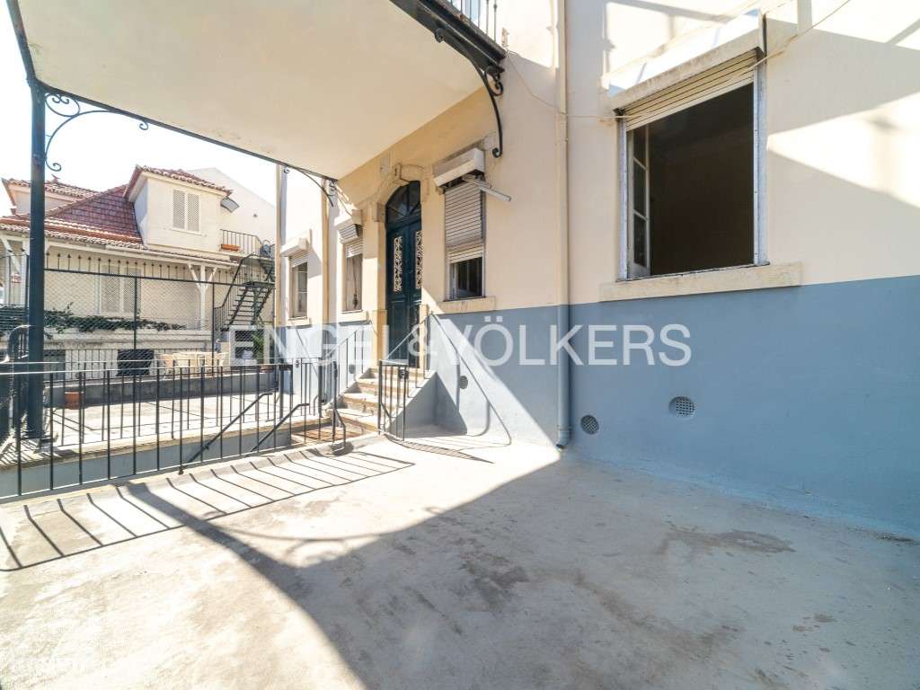 Apartamento por Remodelar com jardim na Graça-34