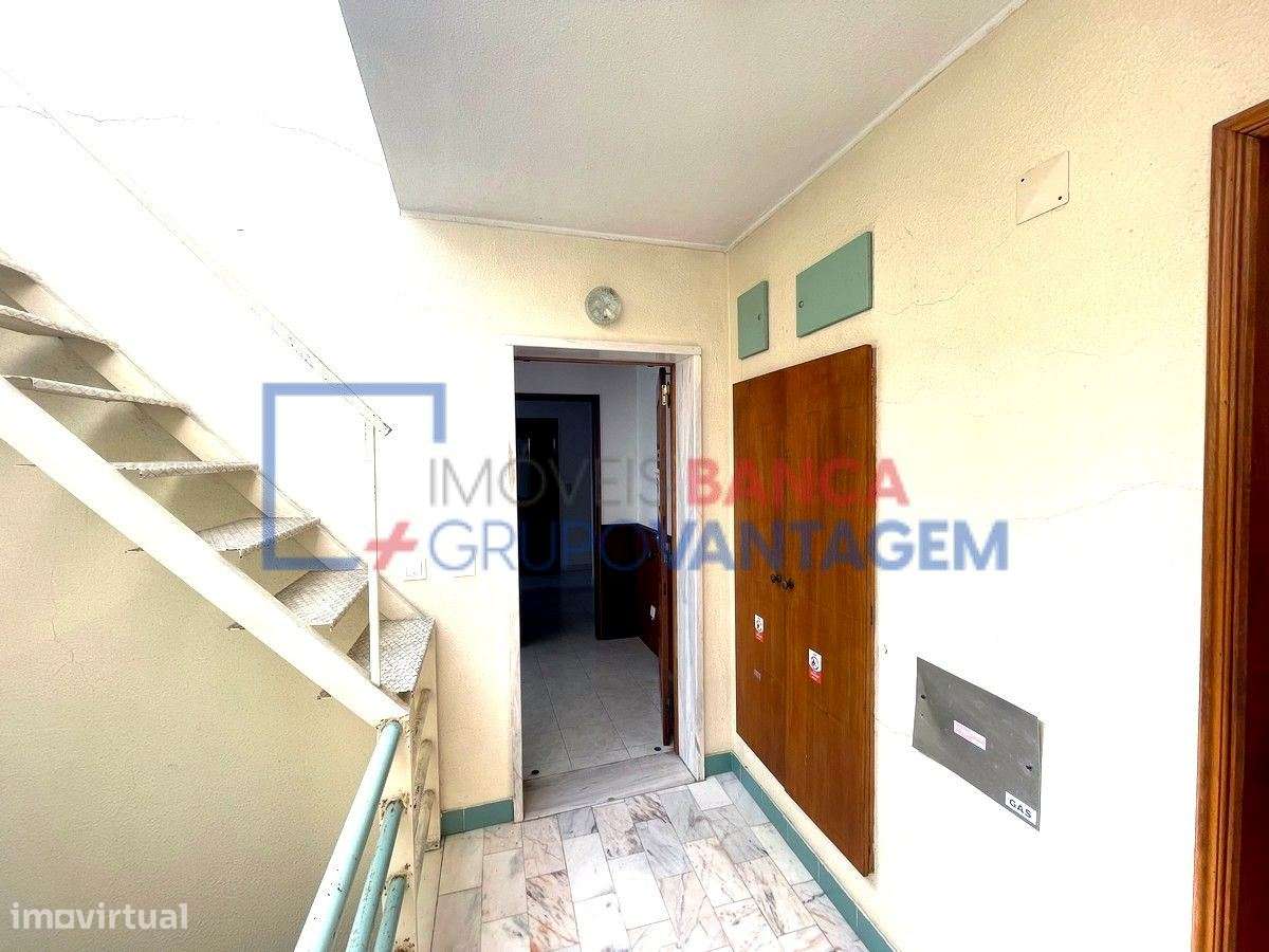 Apartamento T4 situado na Sobreda, Charneca da Caparica - Grande imagem: 4/30