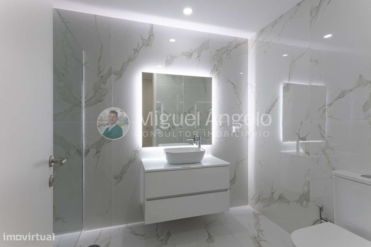 T3 Penthouse com terraços e três frentes no coração de Espinho-20