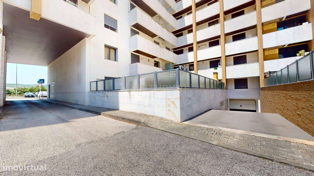 Apartamento T4 no Infantado de excelência, conforto e vista sobre a le-41