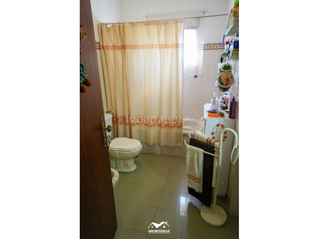 Moradia T5 com Piscina (Jacuzzi Integrado), Jardim e Churrasqueira-9