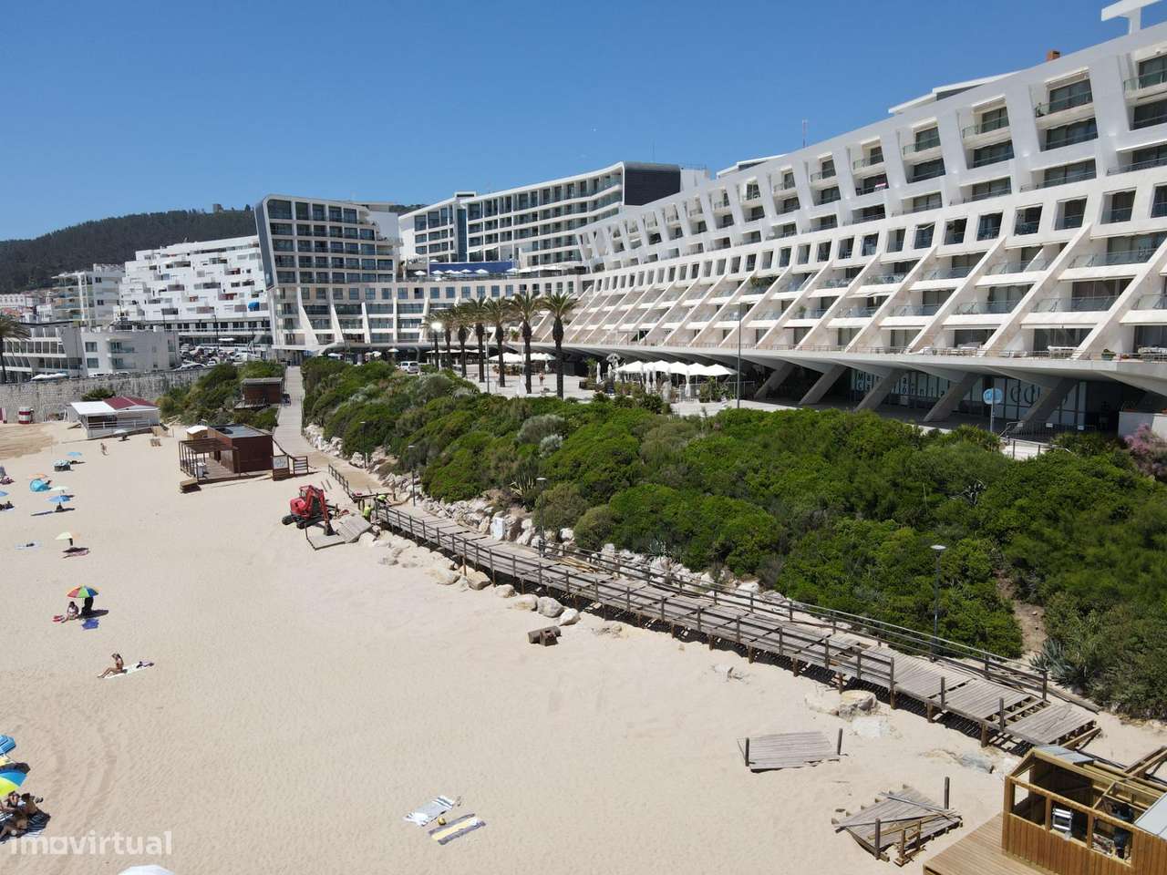 Loja com Localização de Excelência na Praia da Califórnia - Grande imagem: 4/14