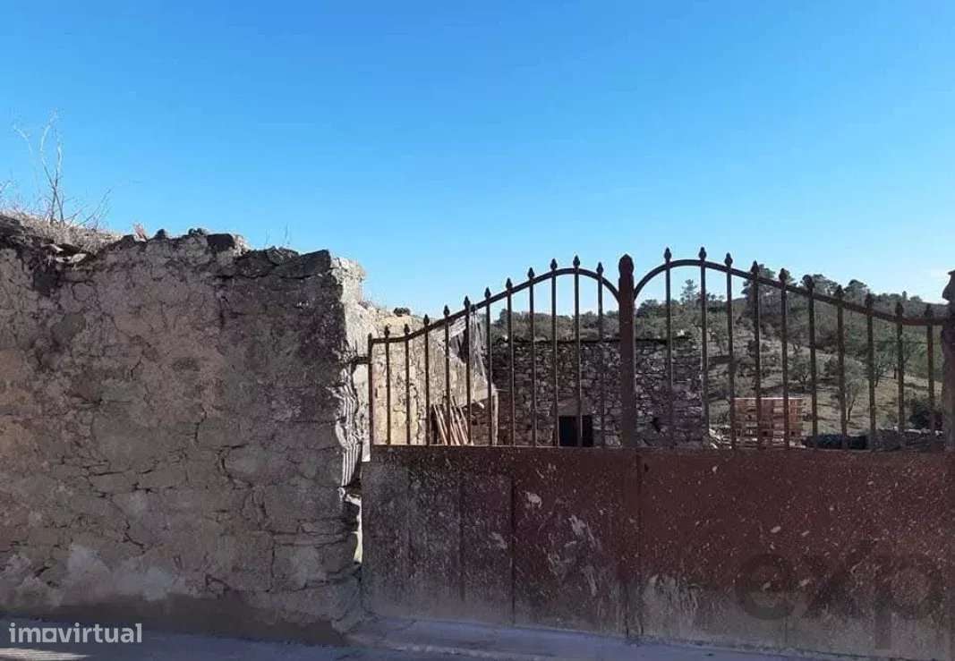 Duas ruínas com terreno perto de Salir - Loulé - Grande imagem: 4/14