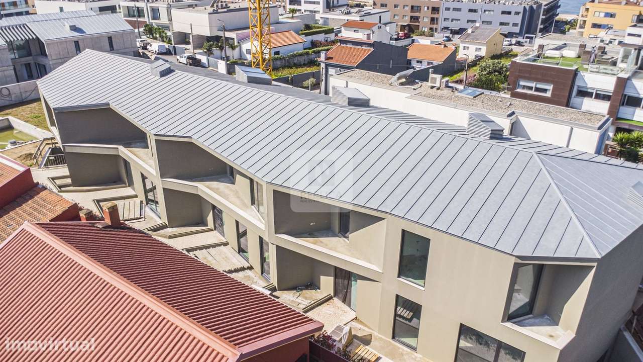 Moradia T3+1 em Canidelo a escassos metros da linha de mar-41