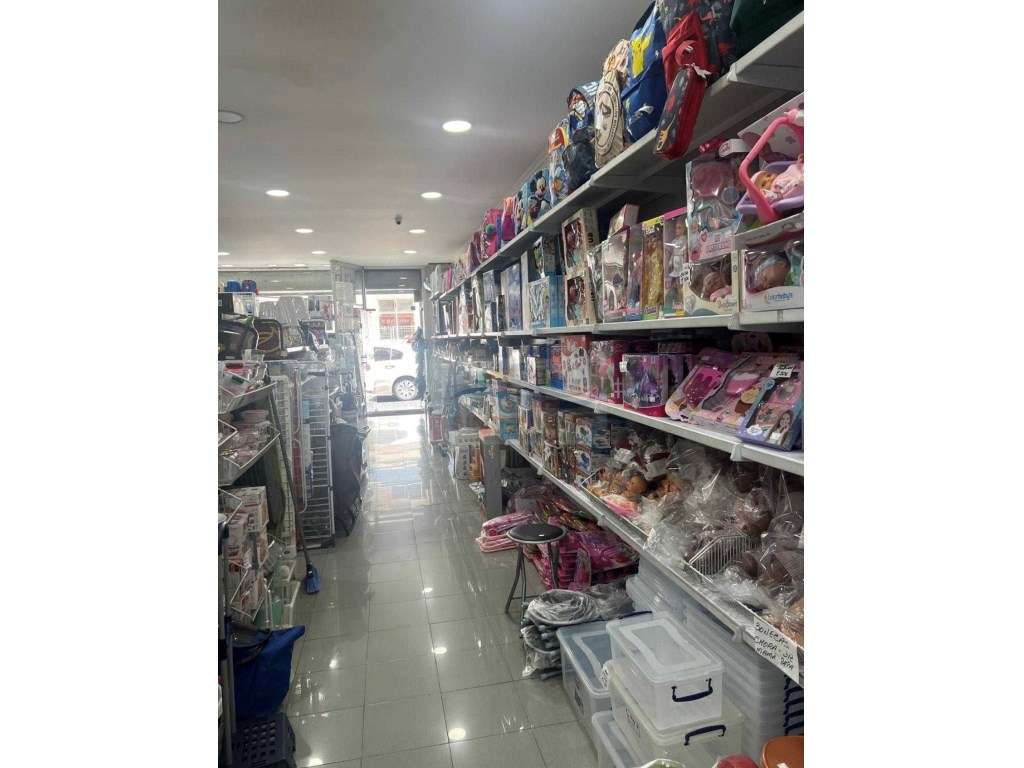 Trespasse de Estabelecimento Comercial - Amadora | Rua Elias Garcia - Grande imagem: 2/4