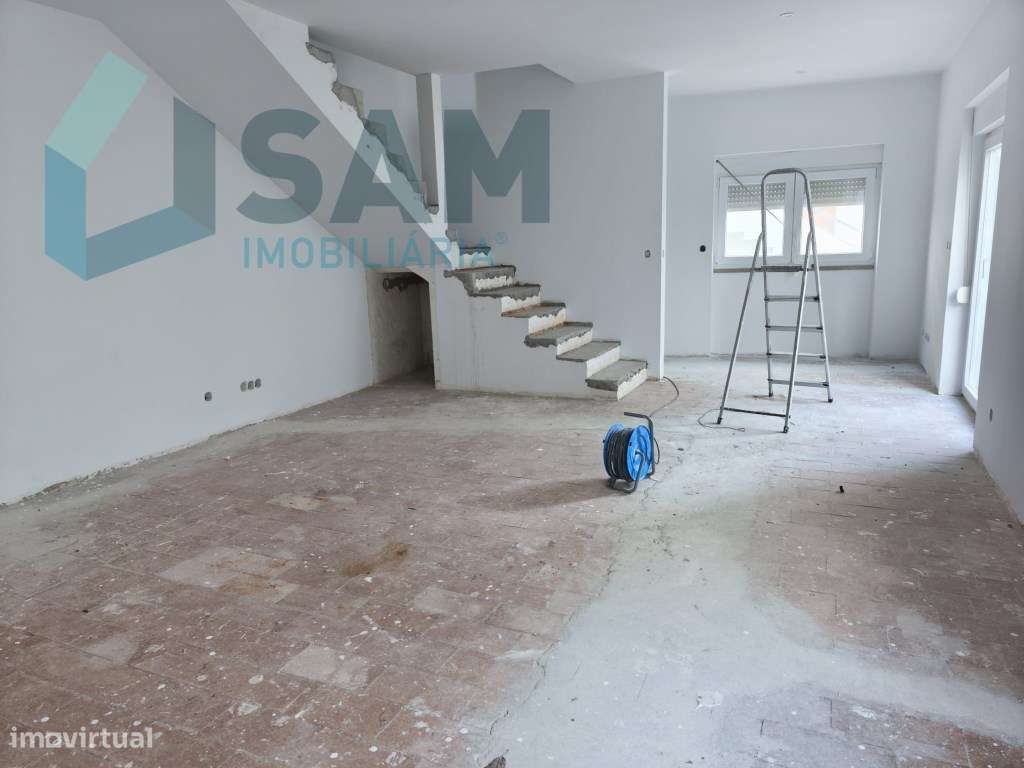 Moradia T3 em Remodelação | A 3 Minutos da Praia | Entrega Chave na... - Grande imagem: 5/29