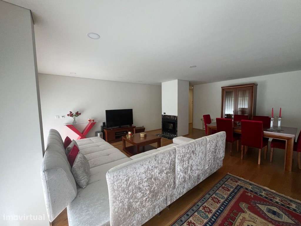 Excelente Apartamento T3 DUPLEX - Como Novo - AVES -* Oferta Escrit...-9