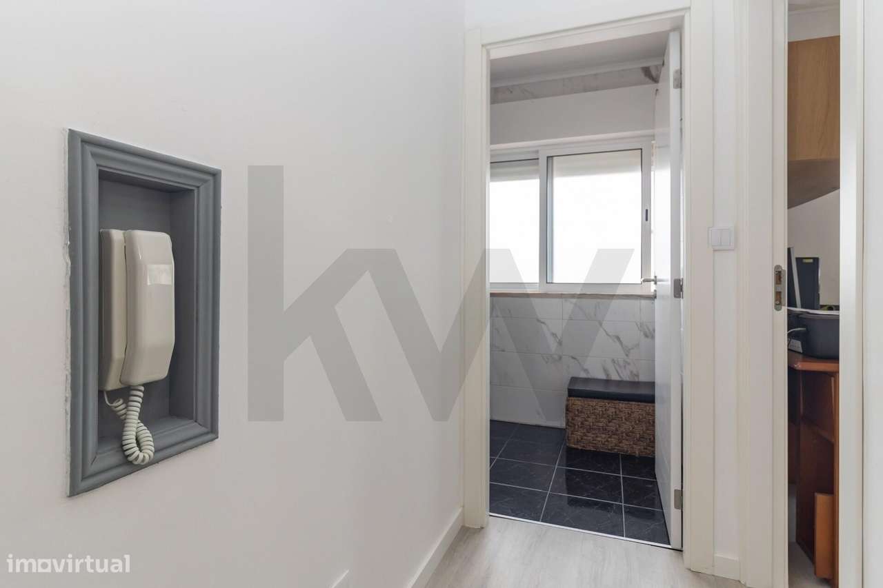 Apartamento T4 Duplex na Amora-5