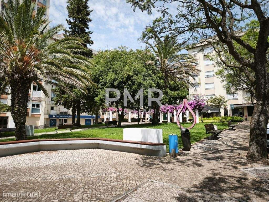Trespasse de Estabelecimento Comercial em Queijas-12