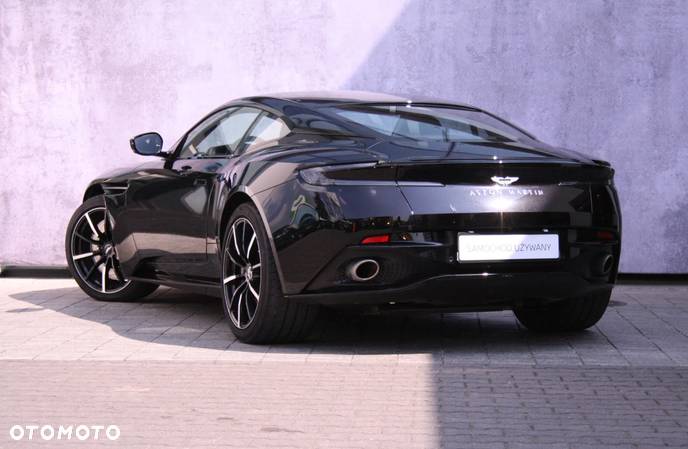 Aston Martin DB11 V8 - 4