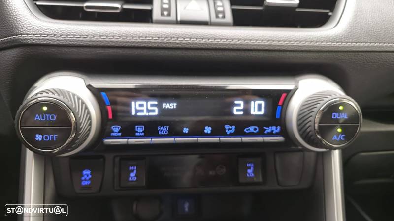 Toyota RAV4 2.5 HDF Exclusive - 23