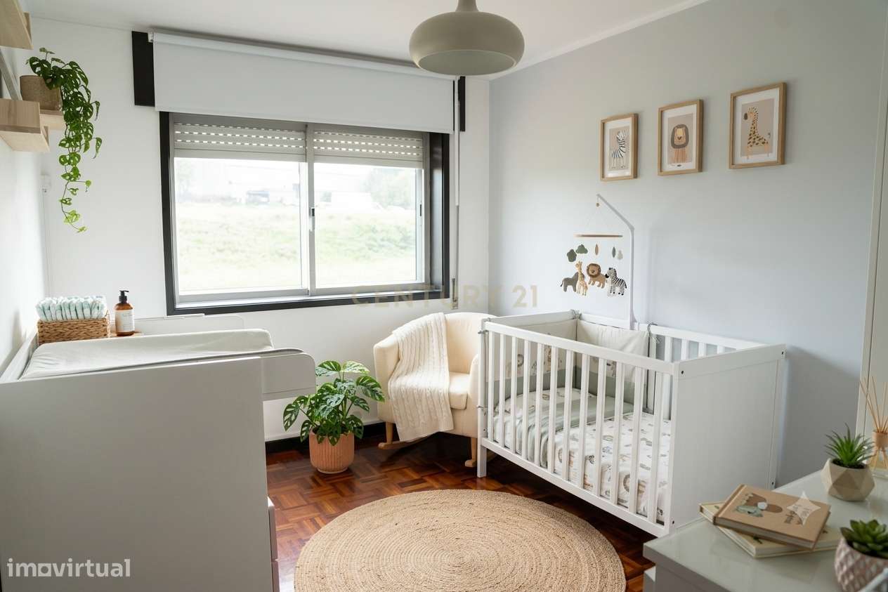 Apartamento T3 em Valbom | Garagem | Arrumos | Excelente Exposição Sol-5