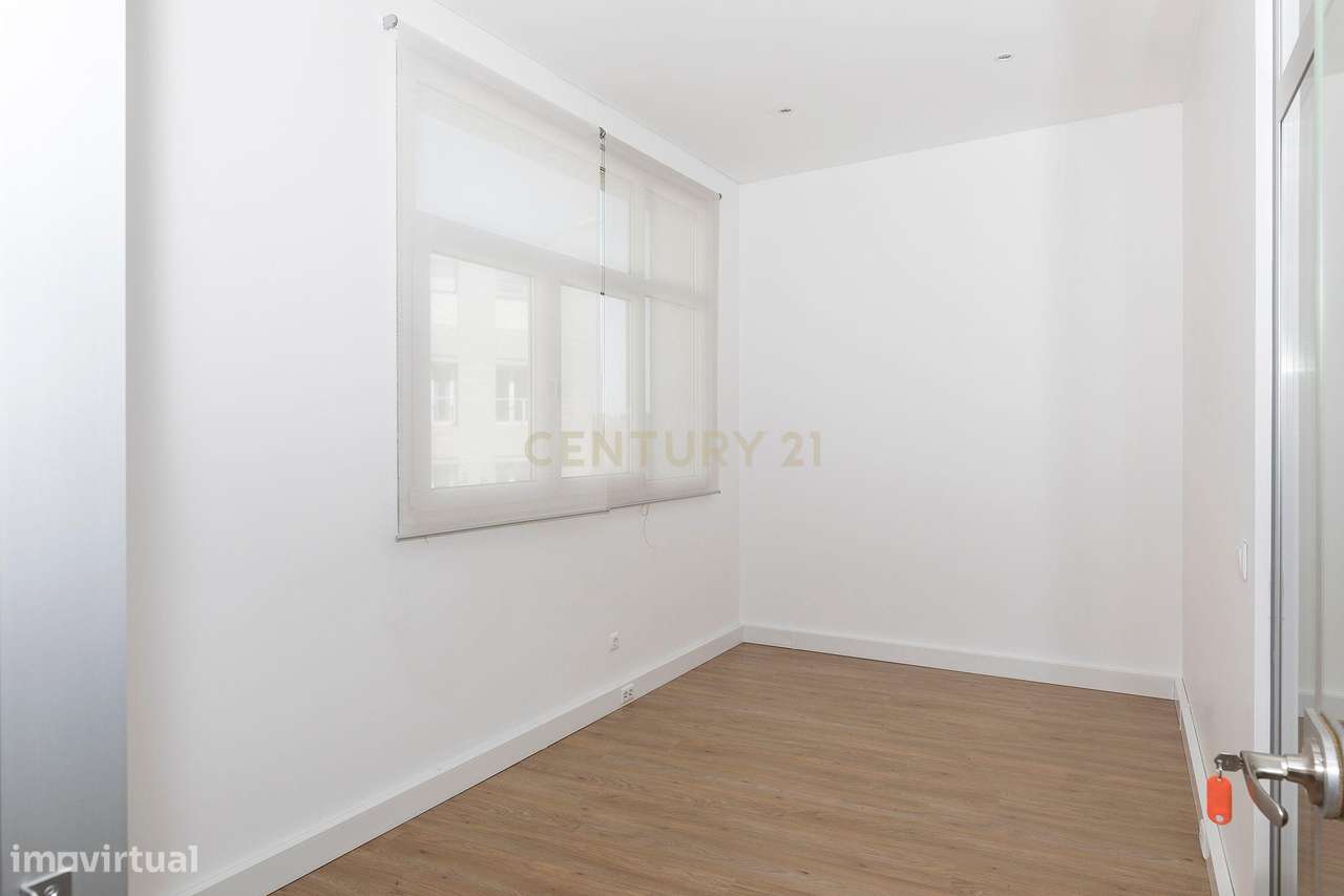 Espaço Comercial junto a Estação de Benfica. - Grande imagem: 5/14