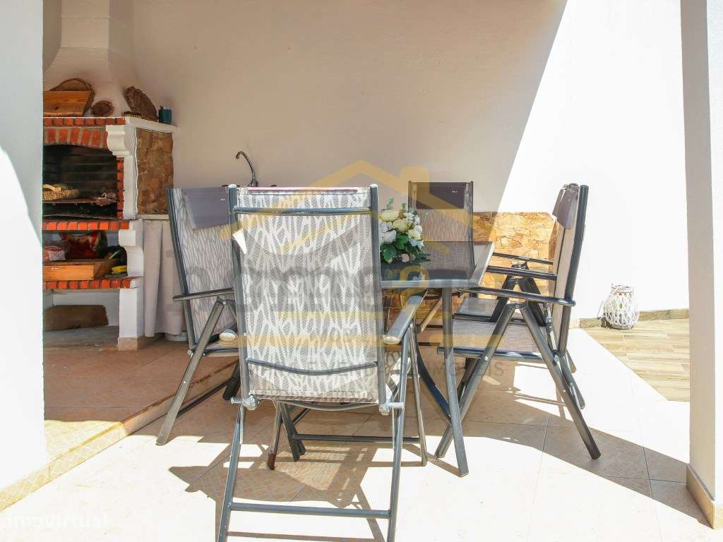 Fantastica Moradia de T3 com garagem e vista desafogada-34