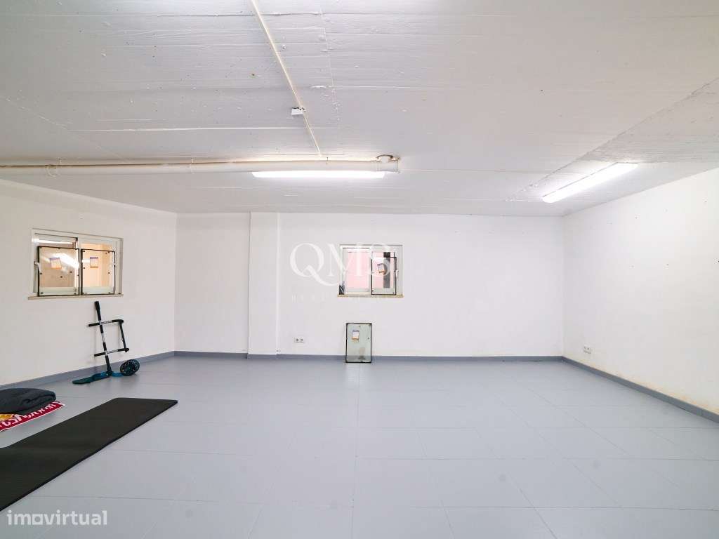 Duplex contemporâneo de três níveis em Santa Bárbara de Nexe, Algarve-41